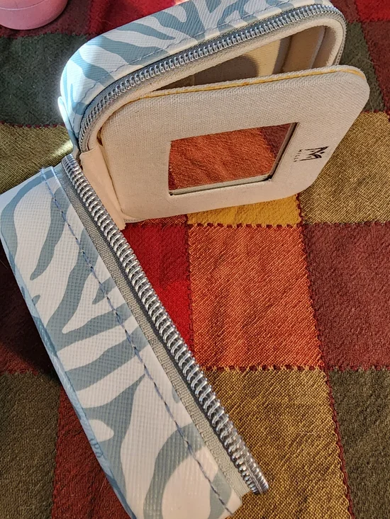 Pandora Silver Bracelet NEW, 2 Charms &  Jewelry Travel Case - Picture 16 of 16